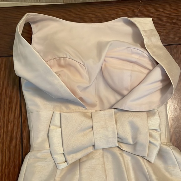 Alfred Sung Formal Dress Size 2 Champaign color Classic Bow Sheath - Picture 4 of 10